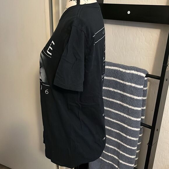 Adele Singer Musician Black Live 2016 Graphic Shirt - Picture 2 of 8